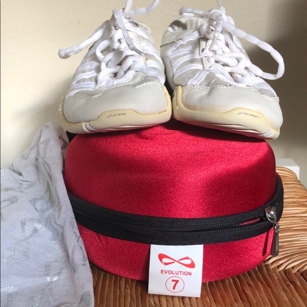 Nfinity Evolution cheer shoes size 7